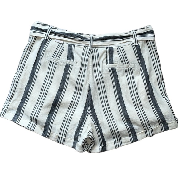 Torrid Off White & Black Striped Hi-Rise Linen Short, NWT - Picture 12 of 13